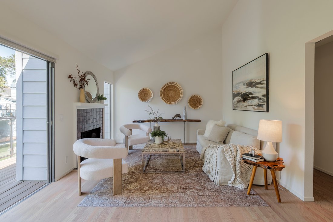 Condo in Mountain View, California, United States 3 - 18607682
