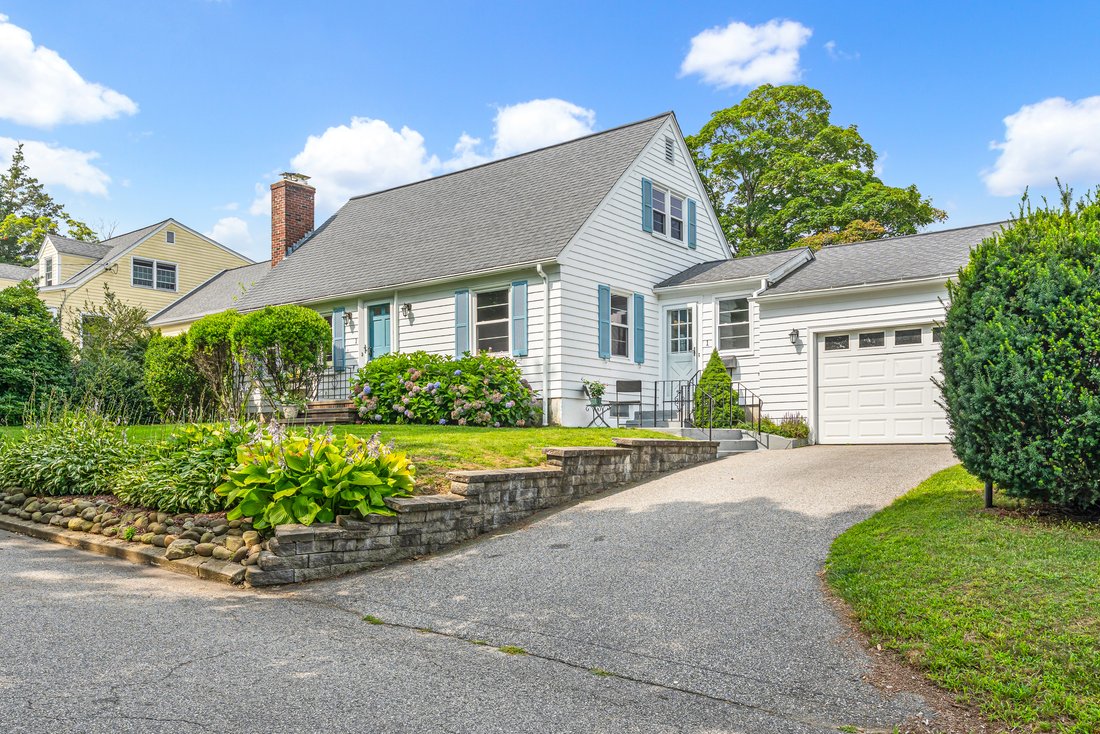 House in Barrington, Rhode Island, United States 2 - 18607767