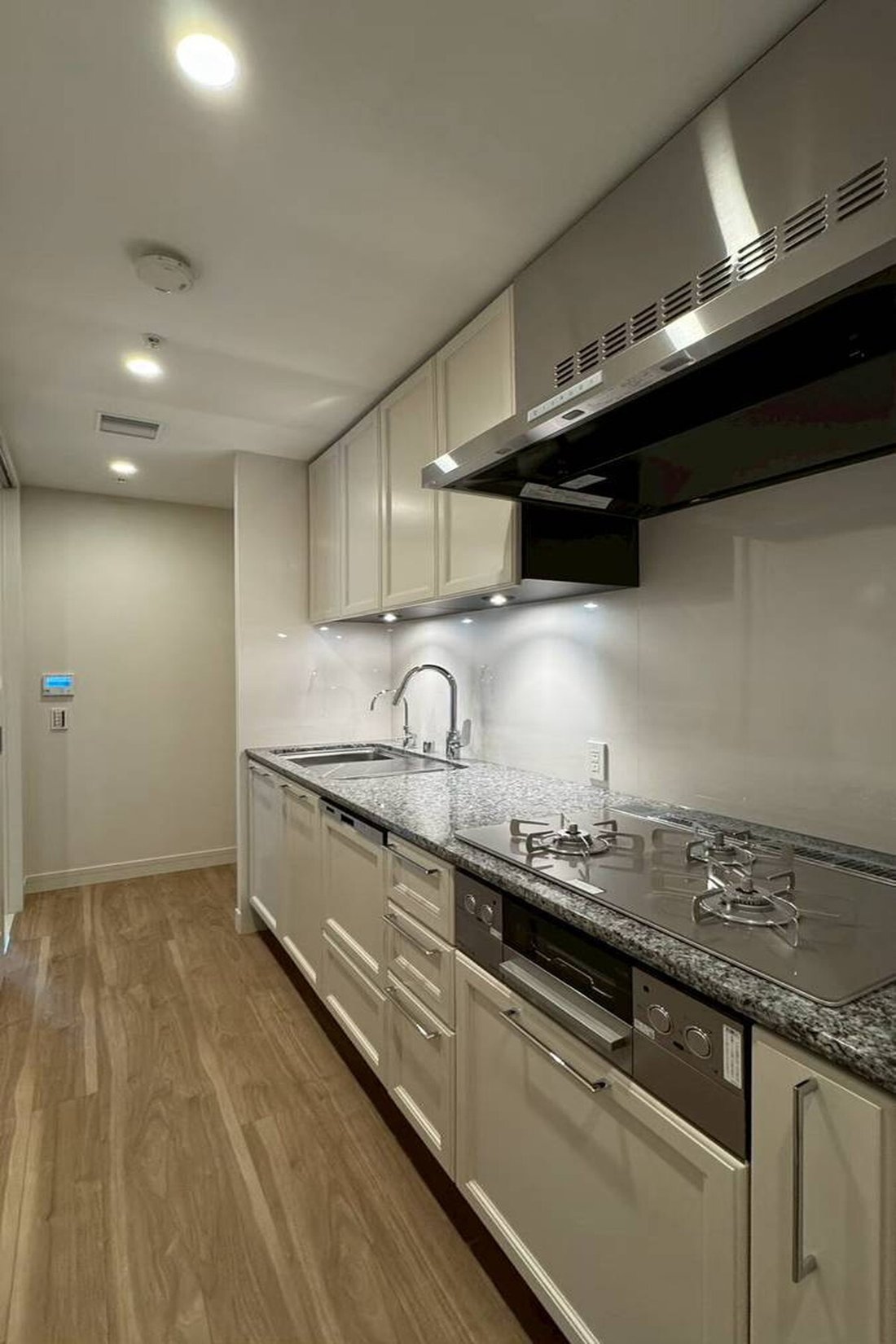 Condo in Osaka, Osaka, Japan 5 - 18607446
