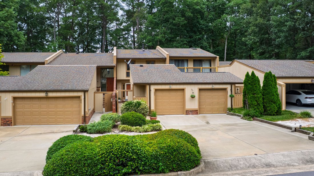 Townhouse in Cary, North Carolina, United States 1 - 18607577