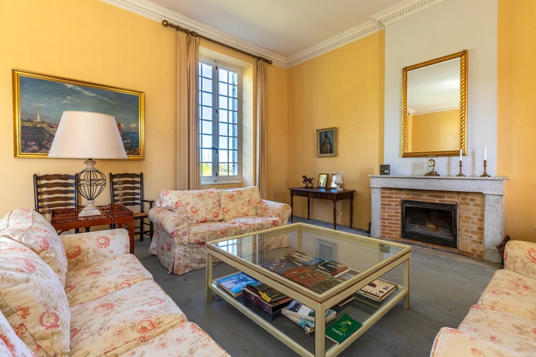 House in Hôtel de Ville-Quinconce-Saint Seurin-Fondaudège, Bordeaux, France 5 - 18607231