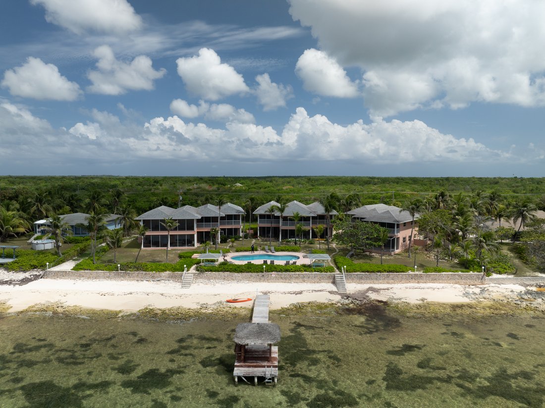 Townhouse in Old Man Bay, North Side, Cayman Islands 3 - 18607396