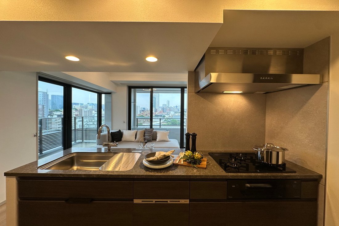 Condo in Minato City, Tokyo, Japan 5 - 18608275