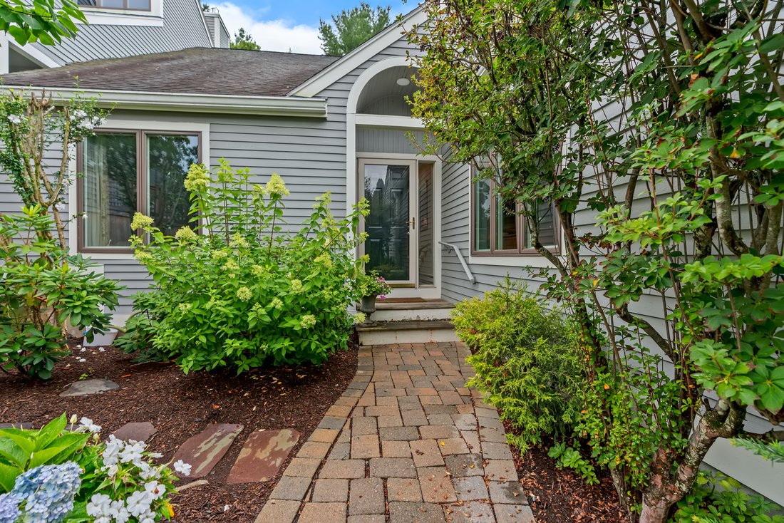 Condo in Wayland, Massachusetts, United States 2 - 18607724