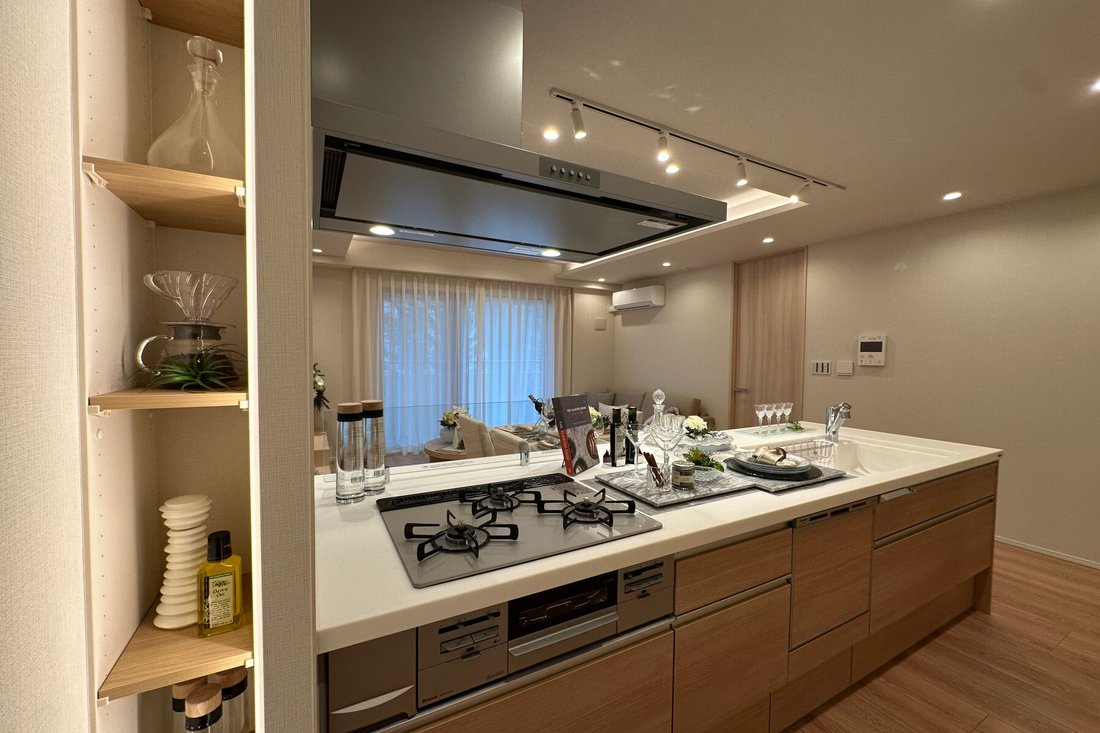 Condo in Minato City, Tokyo, Japan 3 - 18608228