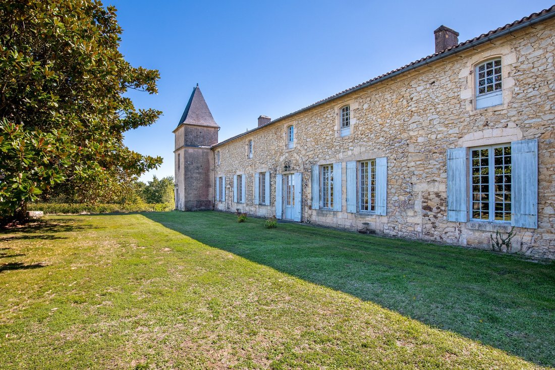 House in Hôtel de Ville-Quinconce-Saint Seurin-Fondaudège, Bordeaux, France 2 - 18607231
