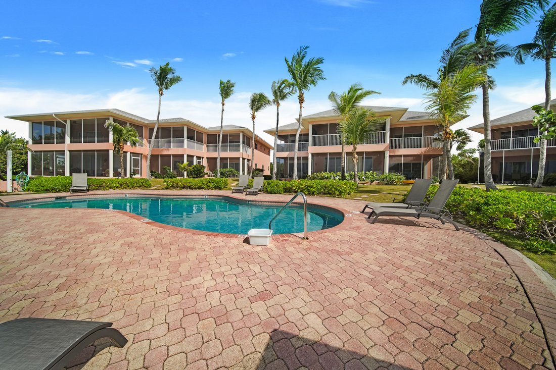 Townhouse in Old Man Bay, North Side, Cayman Islands 5 - 18607396