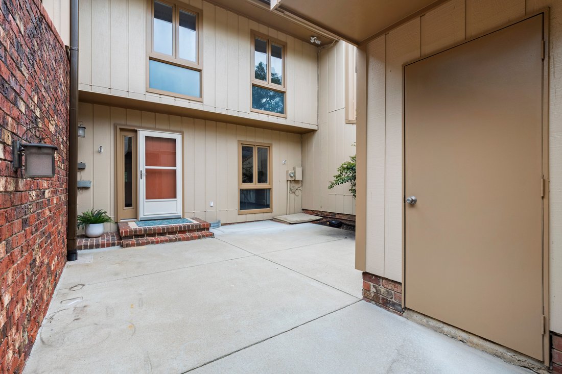 Townhouse in Cary, North Carolina, United States 4 - 18607577