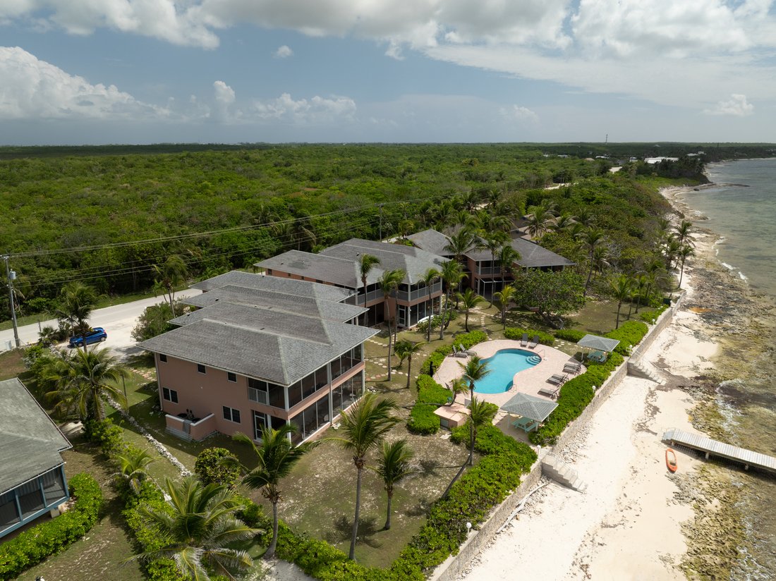 Townhouse in Old Man Bay, North Side, Cayman Islands 2 - 18607396