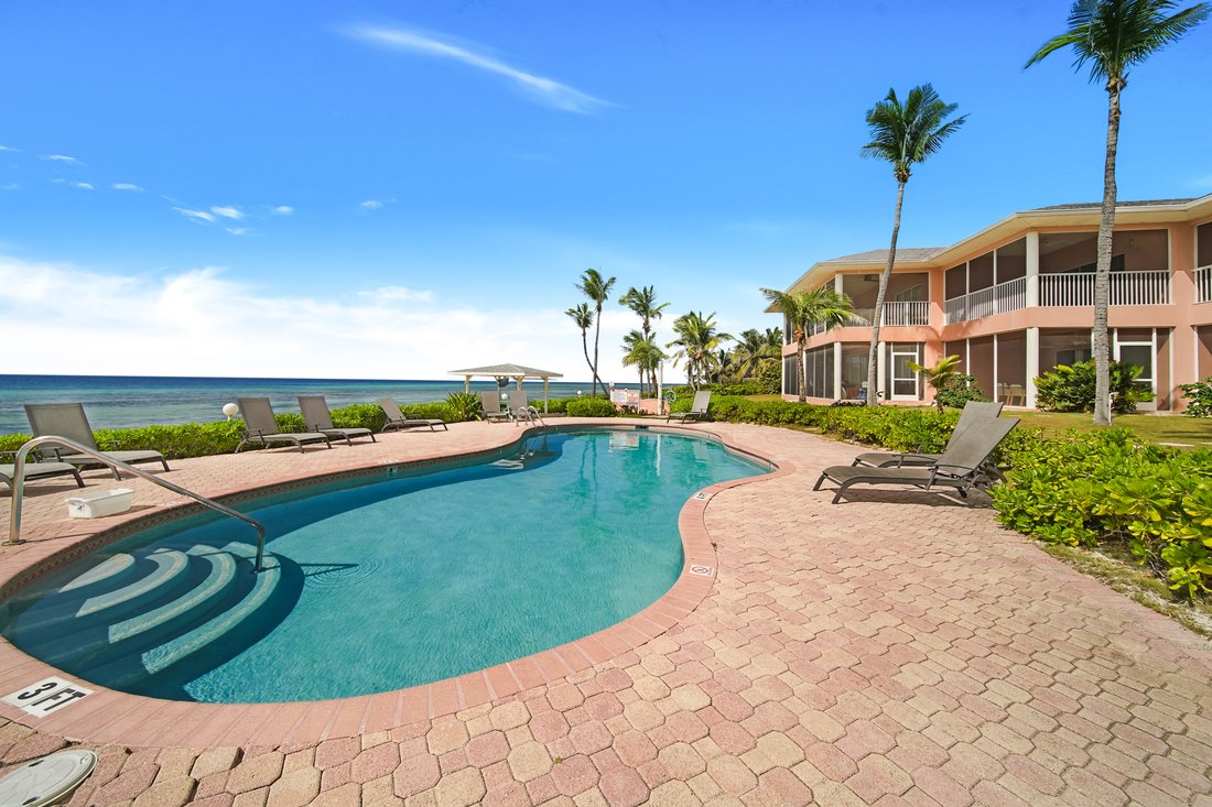 Townhouse in Old Man Bay, North Side, Cayman Islands 4 - 18607396