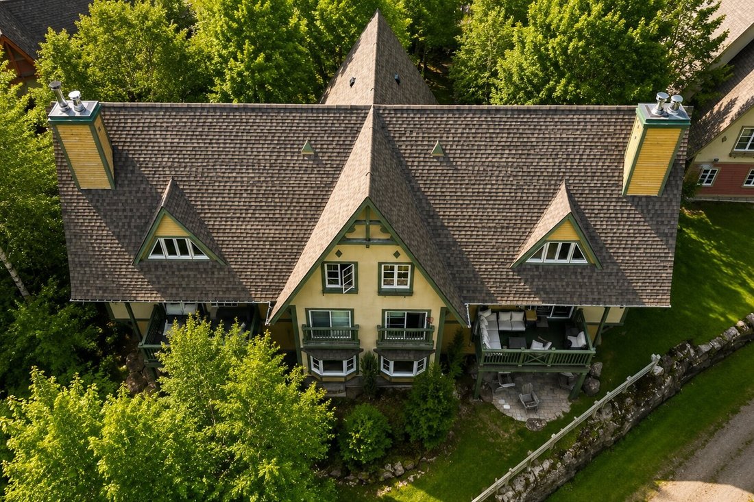 Condo in Mont-Tremblant, Quebec, Canada 1 - 18608580