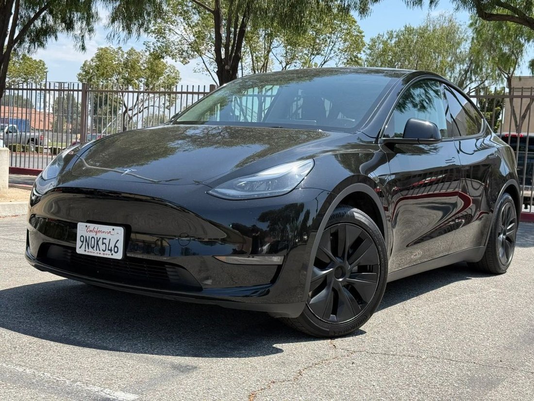 Suv in El Monte, CA, United States 1 - 18608537
