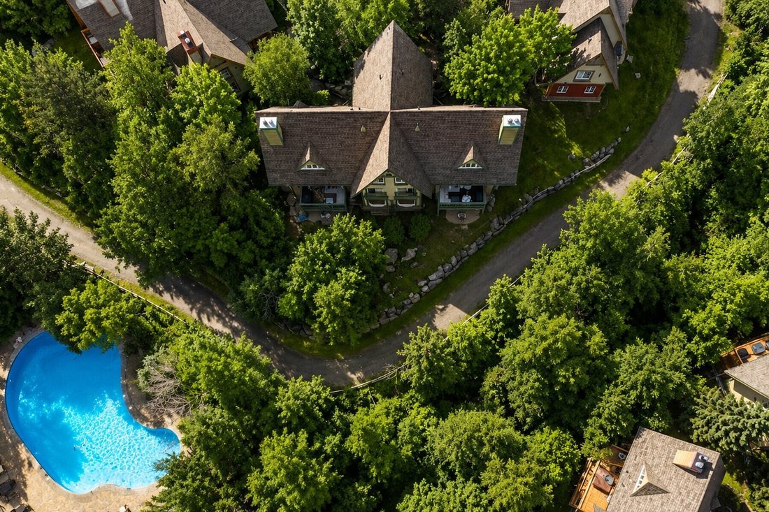 Condo in Mont-Tremblant, Quebec, Canada 2 - 18608580