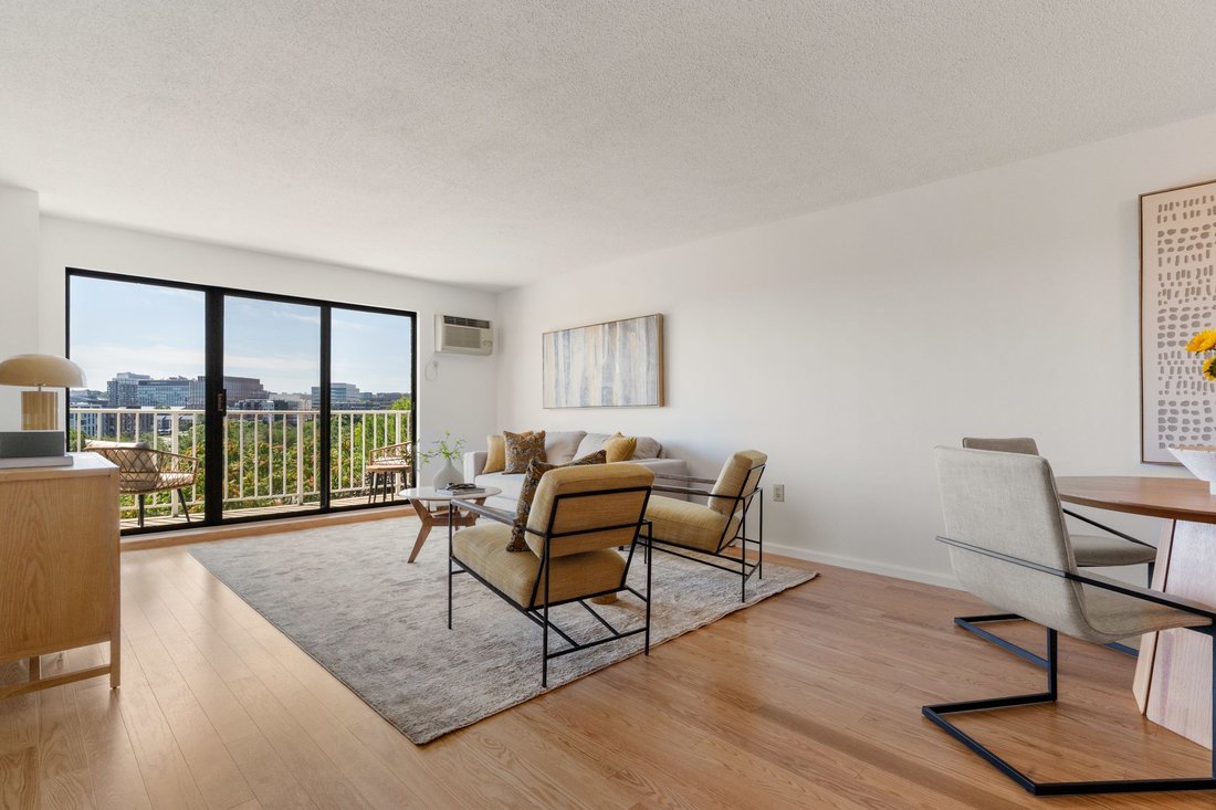 Condo in Watertown, Massachusetts, United States 1 - 18608624