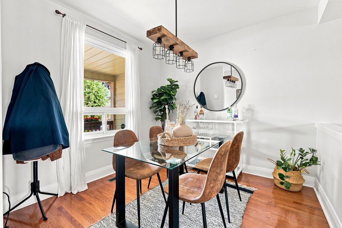 Townhouse in Toronto, Ontario, Canada 3 - 18608577
