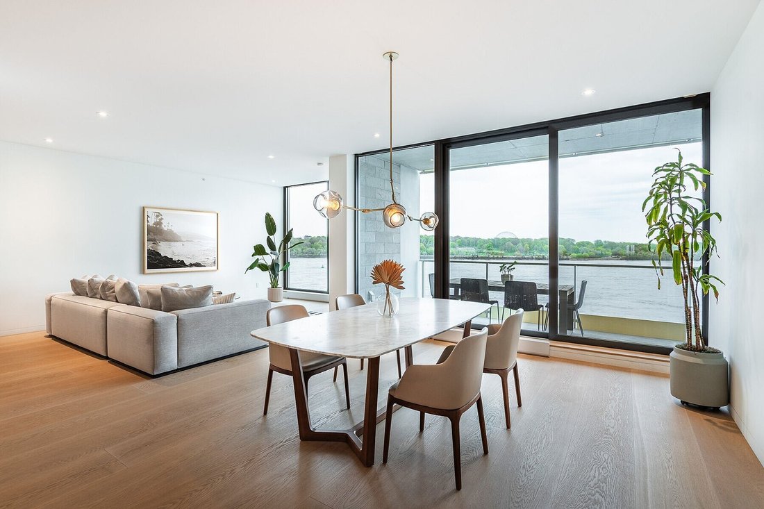 Condo in Montreal, Quebec, Canada 1 - 18608637