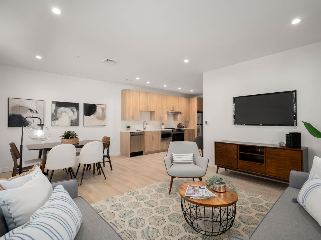 Condo in Newton, Massachusetts, United States 2 - 18608645