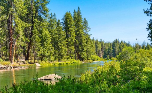 Land in Bend, Oregon, United States 1
