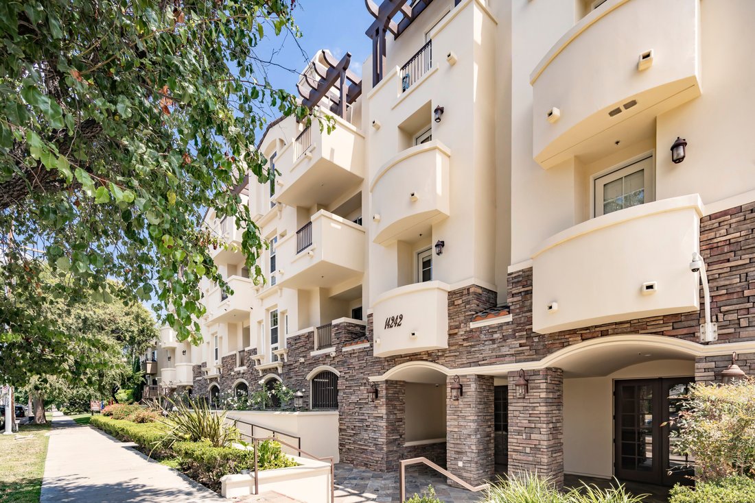 Condo in Los Angeles, California, United States 3 - 18608591