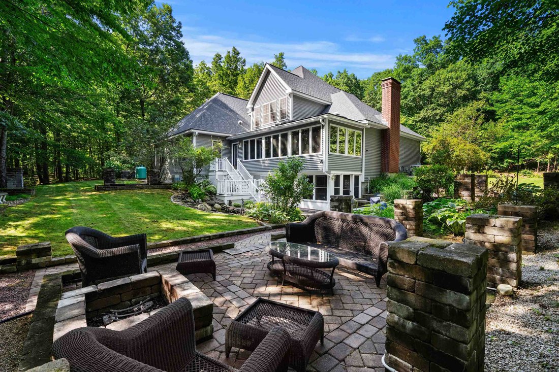 House in Plaistow, New Hampshire, United States 3 - 18608793