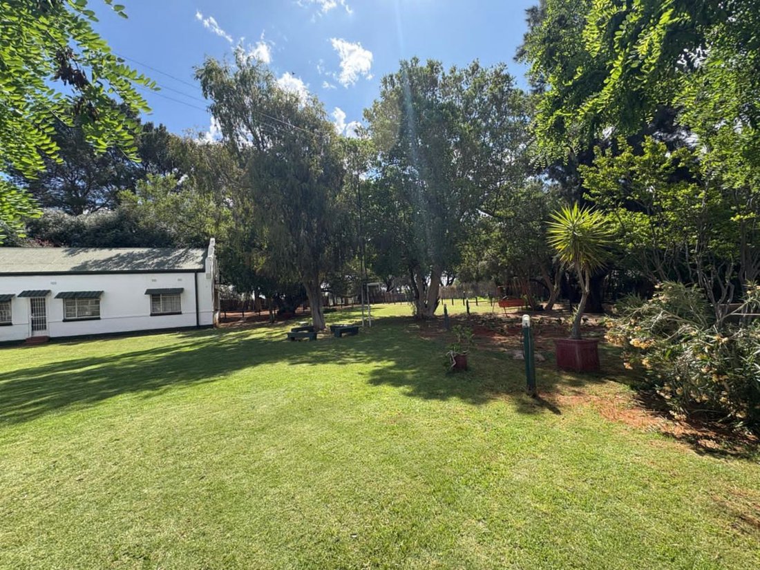 Farm Ranch in Kimberley, Northern Cape, South Africa 2 - 17252435