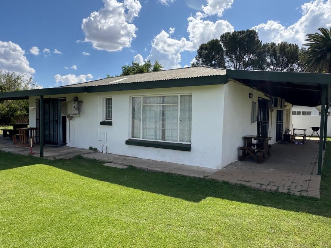 Farm Ranch in Kimberley, Northern Cape, South Africa 5 - 17252435