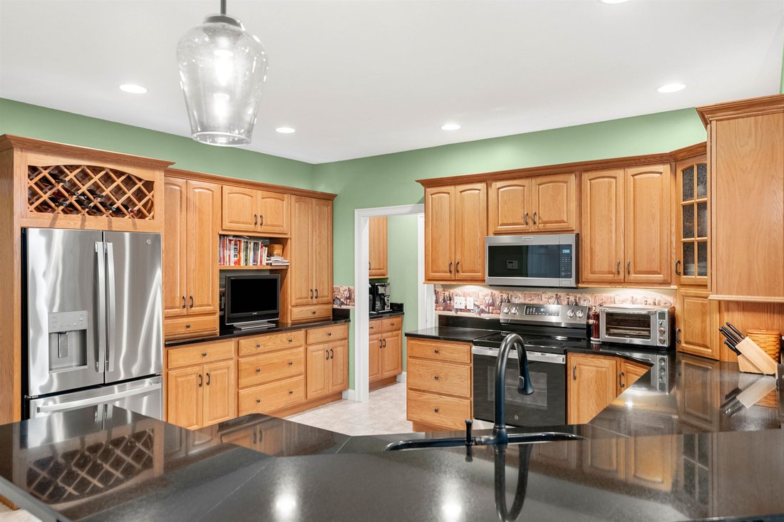 House in Plaistow, New Hampshire, United States 5 - 18608793