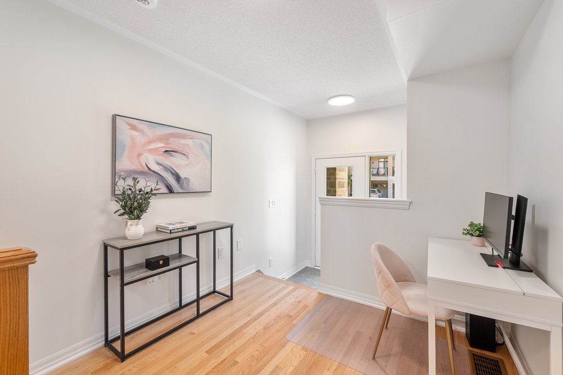 Townhouse in Newmarket, Ontario, Canada 4 - 18608585