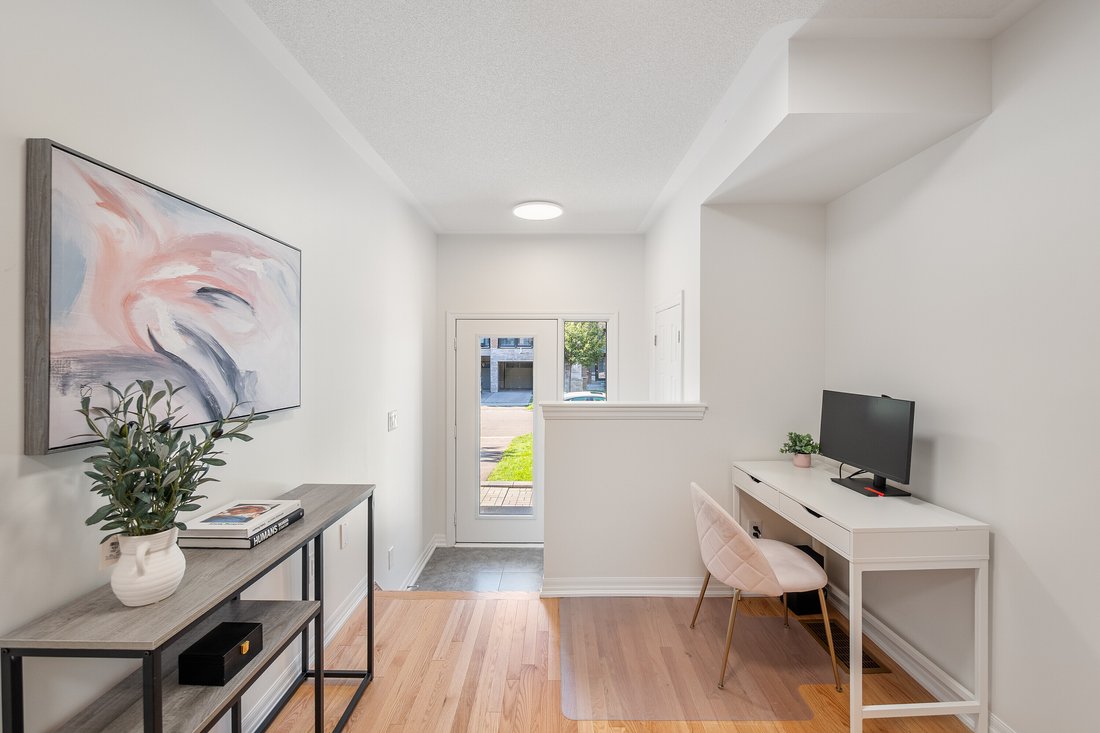 Townhouse in Newmarket, Ontario, Canada 5 - 18608585
