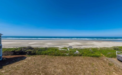 Land in Newport, Oregon, United States 1