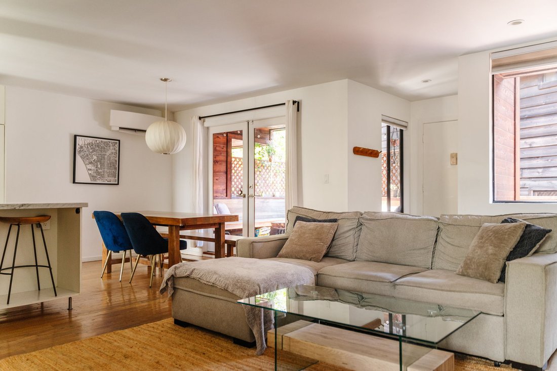Condo in Los Angeles, California, United States 4 - 18608596
