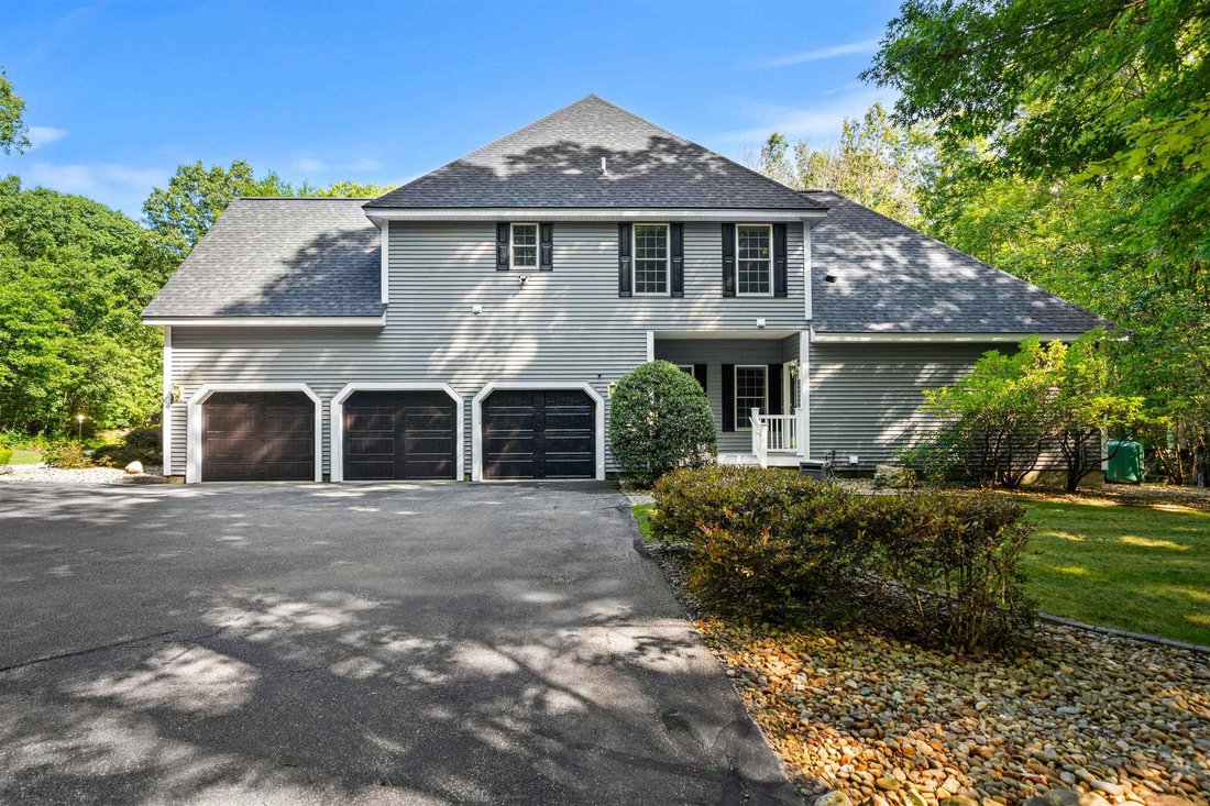 House in Plaistow, New Hampshire, United States 4 - 18608793