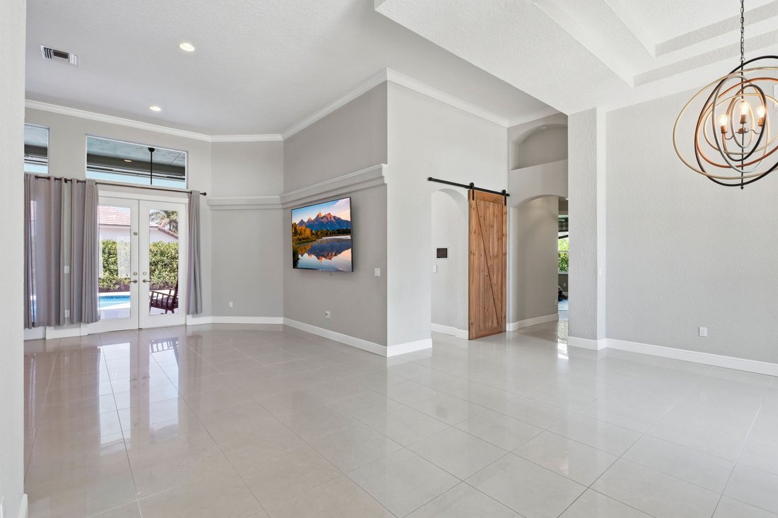 Boca Raton, Florida, United States 4 - 18608607