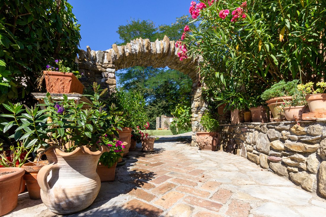 Villa in Licciana Nardi, Tuscany, Italy 2 - 18608924