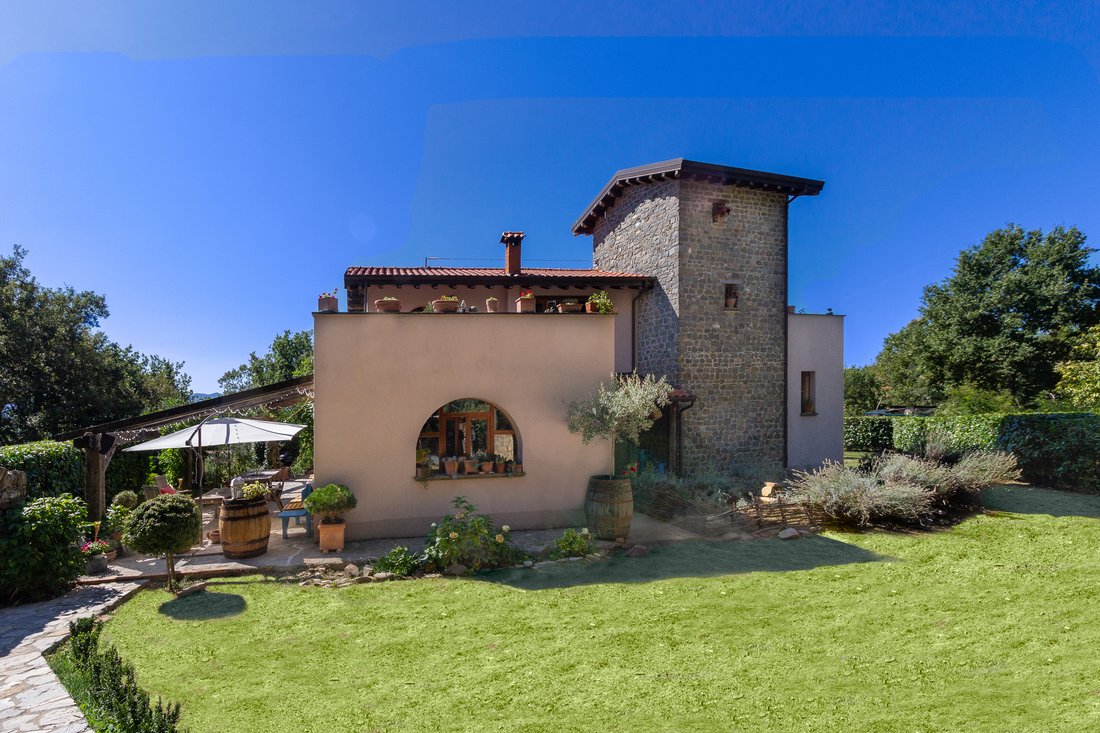 Villa in Licciana Nardi, Tuscany, Italy 1 - 18608924
