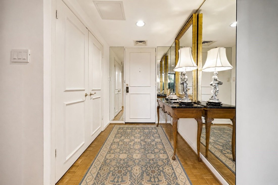 Condo in Houston, Texas, United States 5 - 18613241