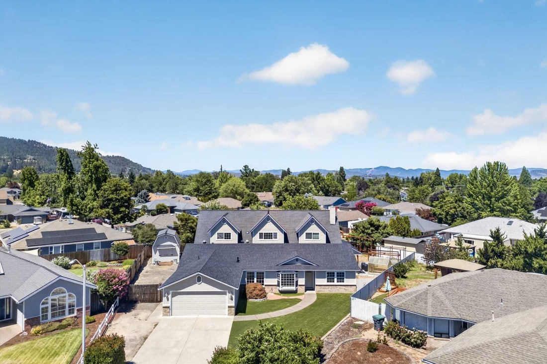 House in Medford, Oregon, United States 1 - 18610769