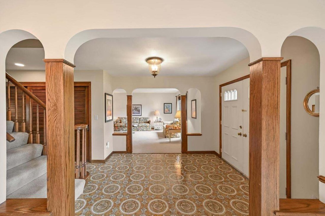House in Brookfield, Wisconsin, United States 4 - 18615227
