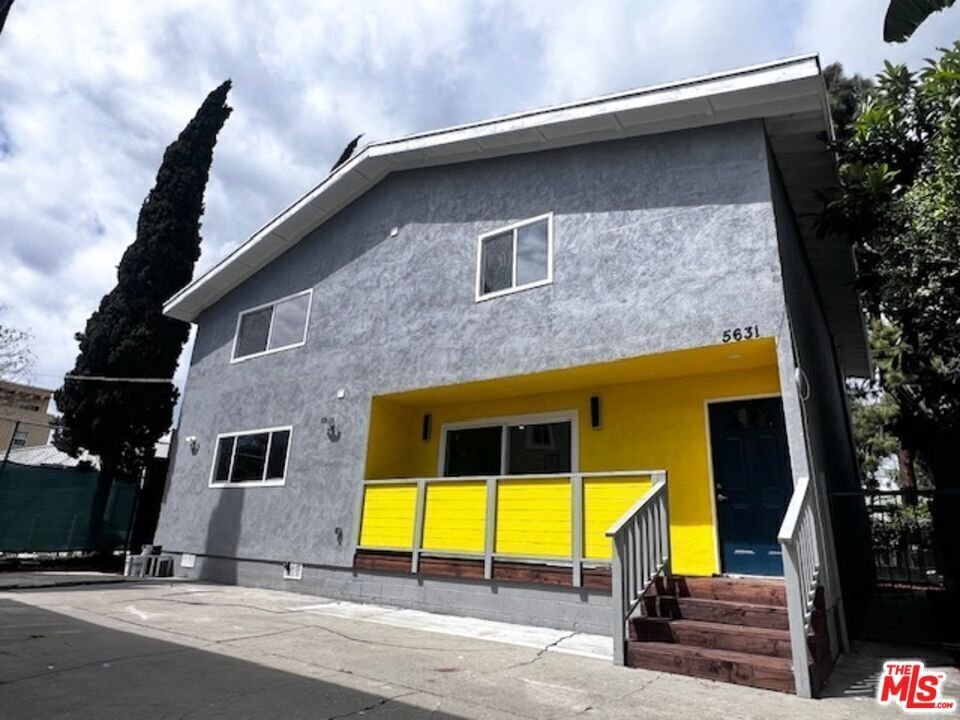Los Angeles, California, United States 3 - 18611820