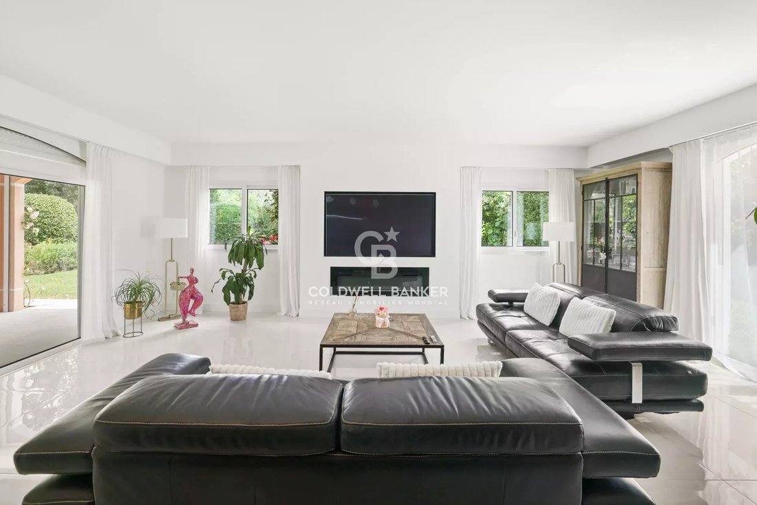 Villa in Mougins, Provence-Alpes-Côte d'Azur, France 3 - 18610829