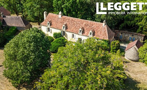 House in Plazac, Nouvelle-Aquitaine, France 1