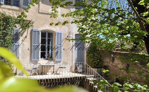 Maison à La Ville, L'Isle-sur-la-Sorgue, France 1