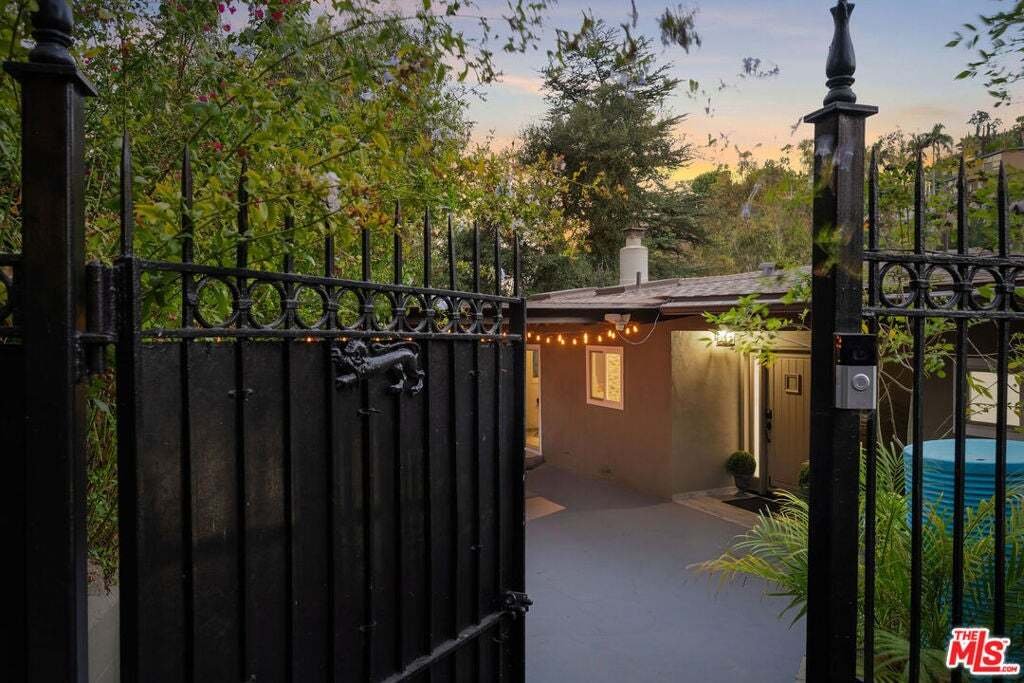 House in Los Angeles, California, United States 2 - 18615378