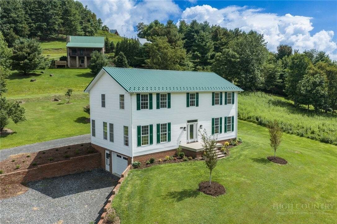 House in West Jefferson, North Carolina, United States 1 - 17988127