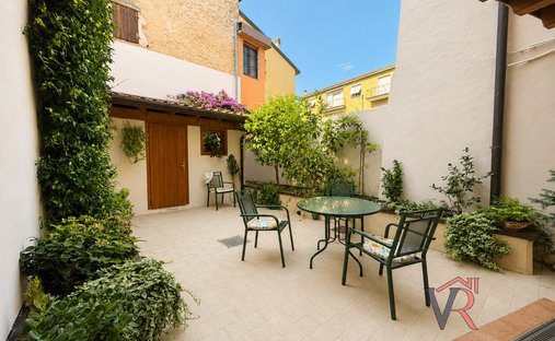 House in Center, Toscolano, Lombardy 1