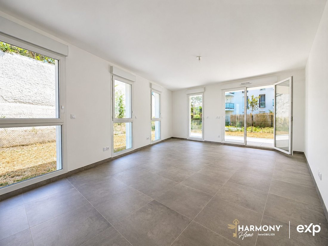 Apartment in Vieille Chapelle, 8e Arrondissement, Marseille 3 - 18614944