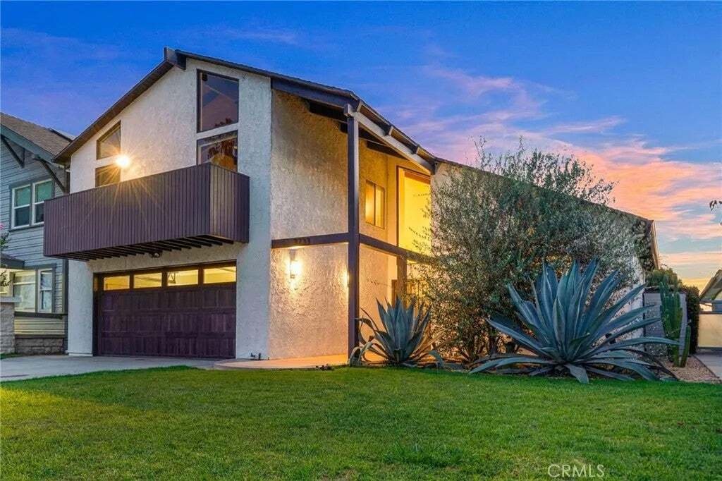 House in Signal Hill, California, United States 1 - 18612943