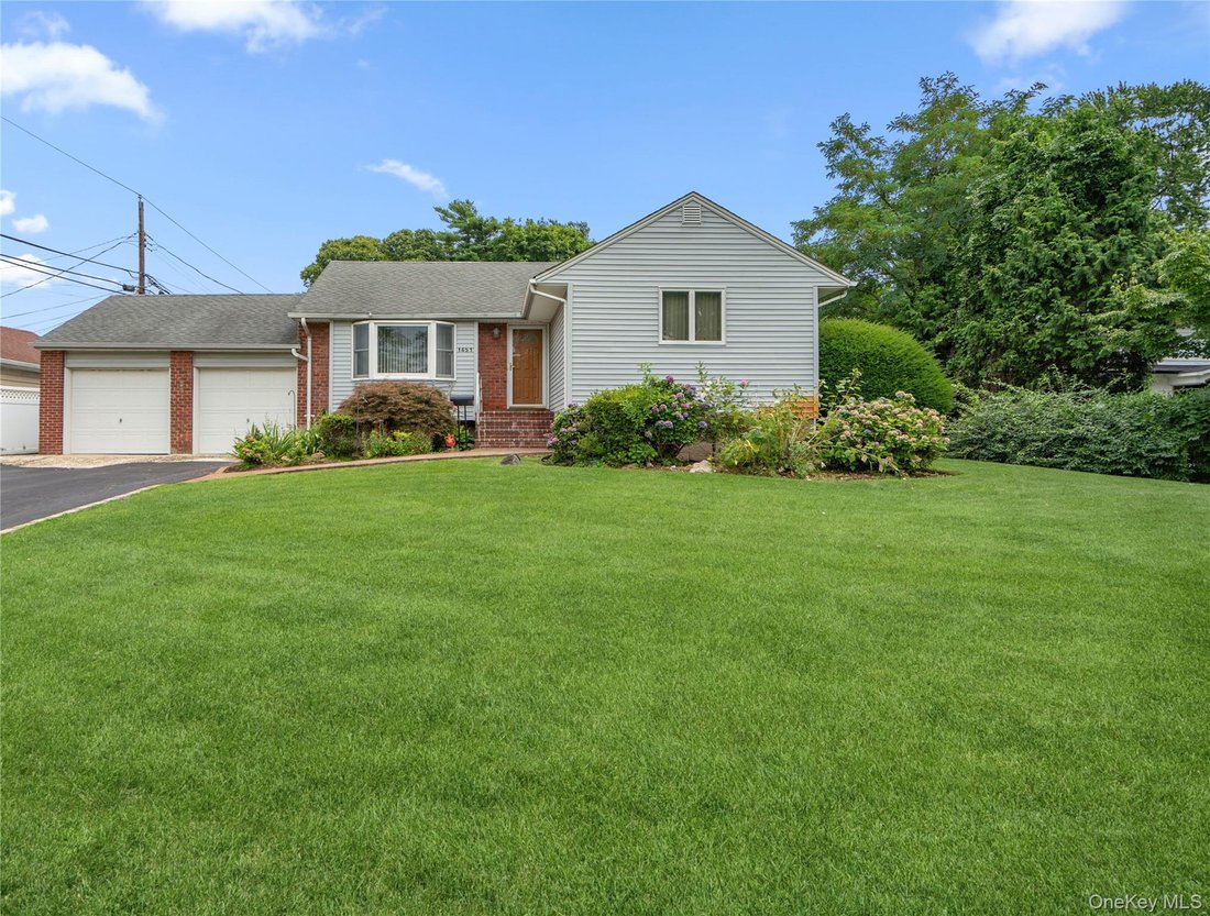 House in Seaford, New York, United States 1 - 18613205