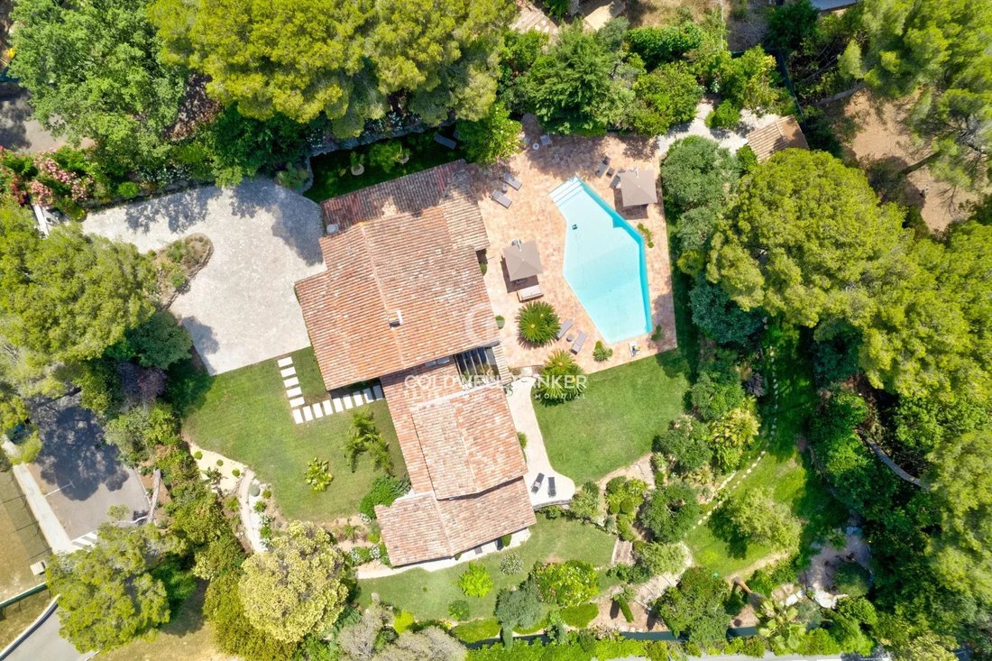 Villa in Mougins, Provence-Alpes-Côte d'Azur, France 2 - 18610765