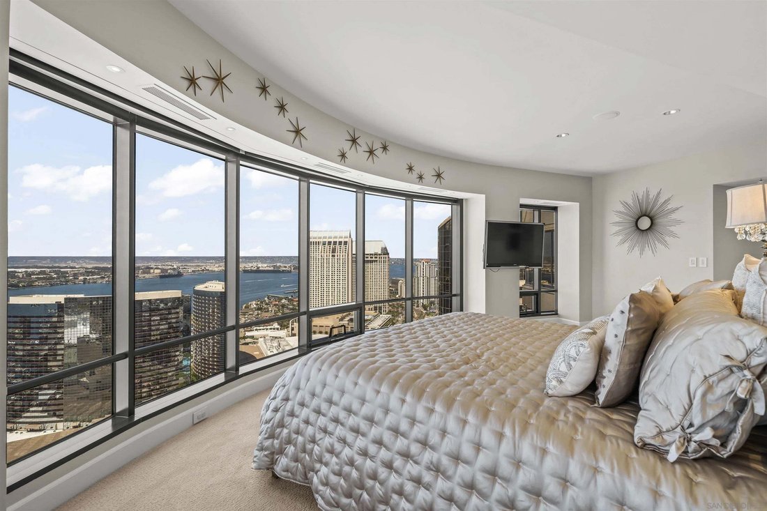Condo in San Diego, California, United States 3 - 18612805
